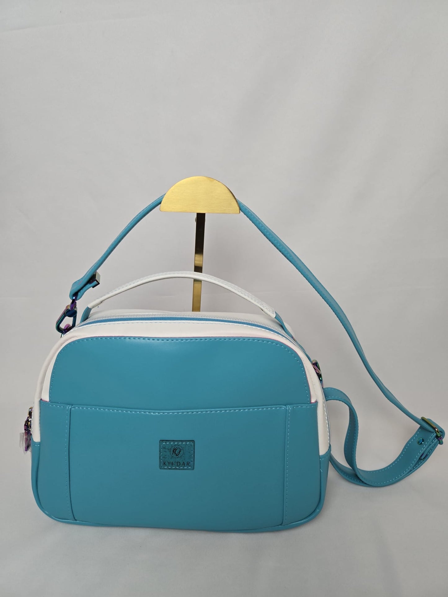 SPORTY CROSSBODY